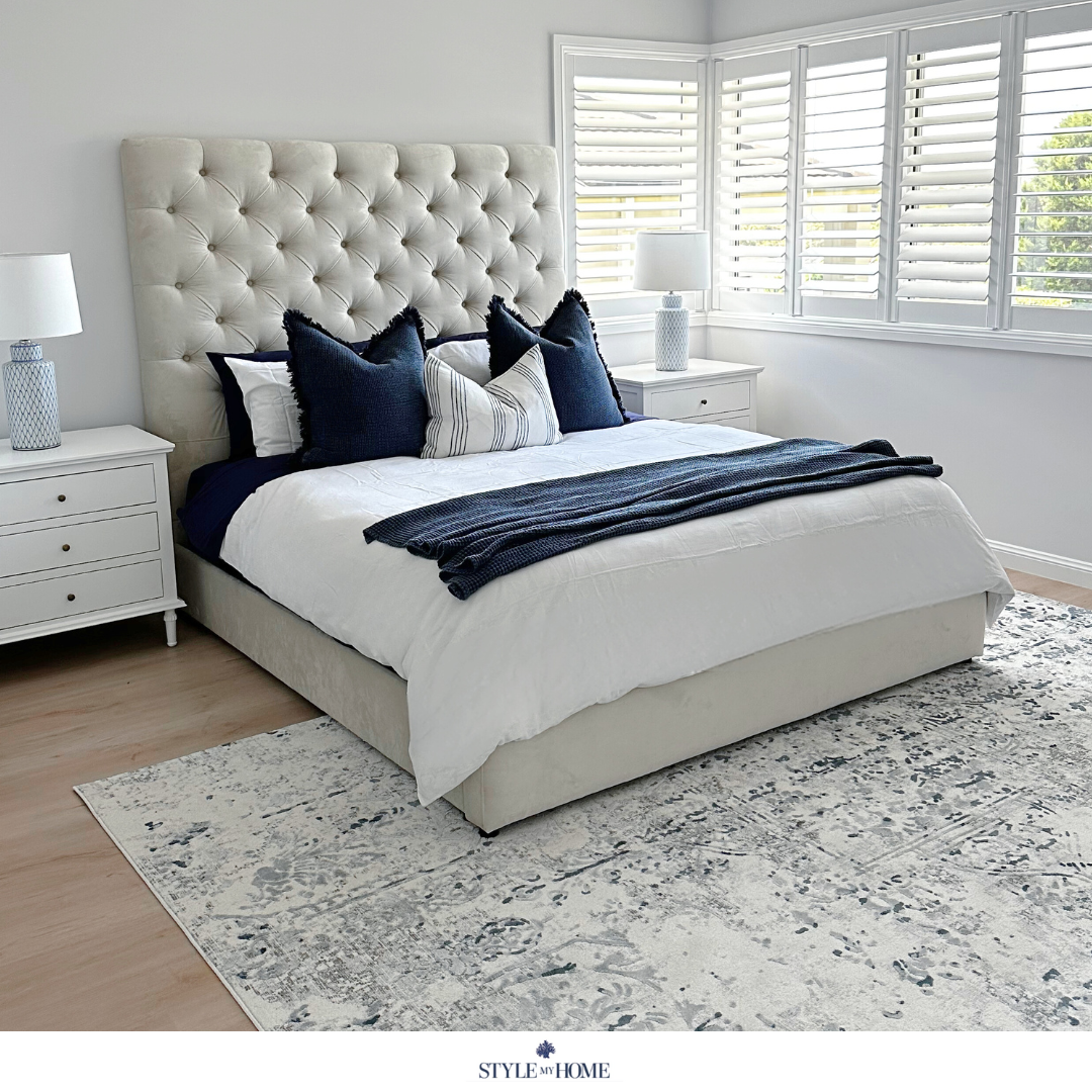 Farah Distressed Contemporary White Blue Grey Rectangle Rug