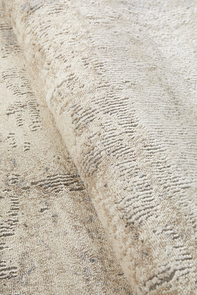 Sky Contemporary Runner