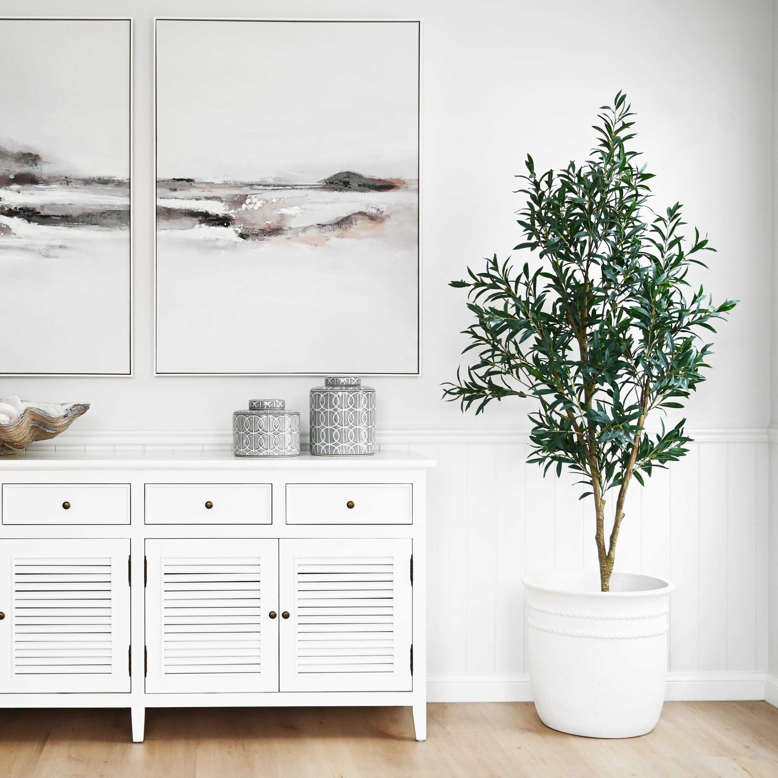 Positano Round White Fibre Clay Planter