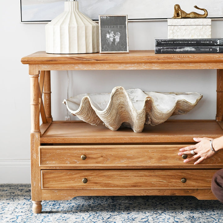 Vintage Clam Shell