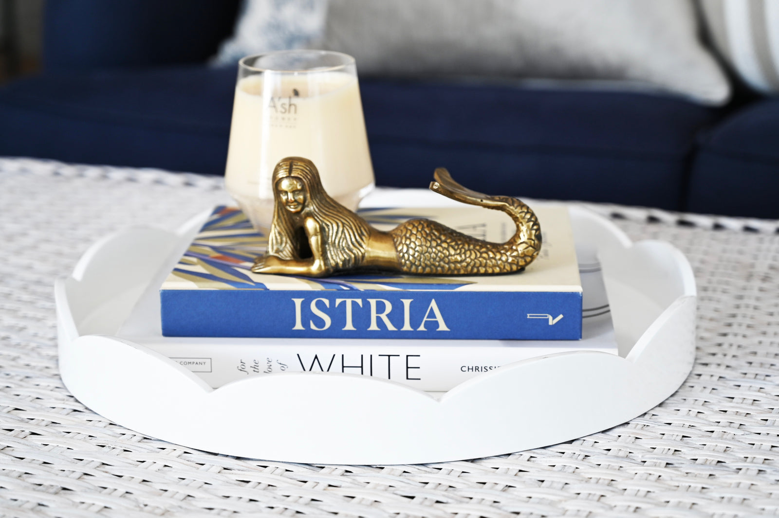 Scallop Round White Lacquer Tray