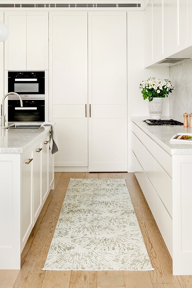 EMMA BLOMFIELD PLUME MOSS RUNNER