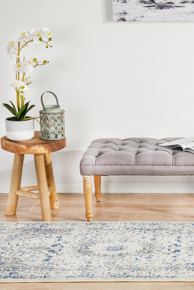Mist White Transitional Round Runner
