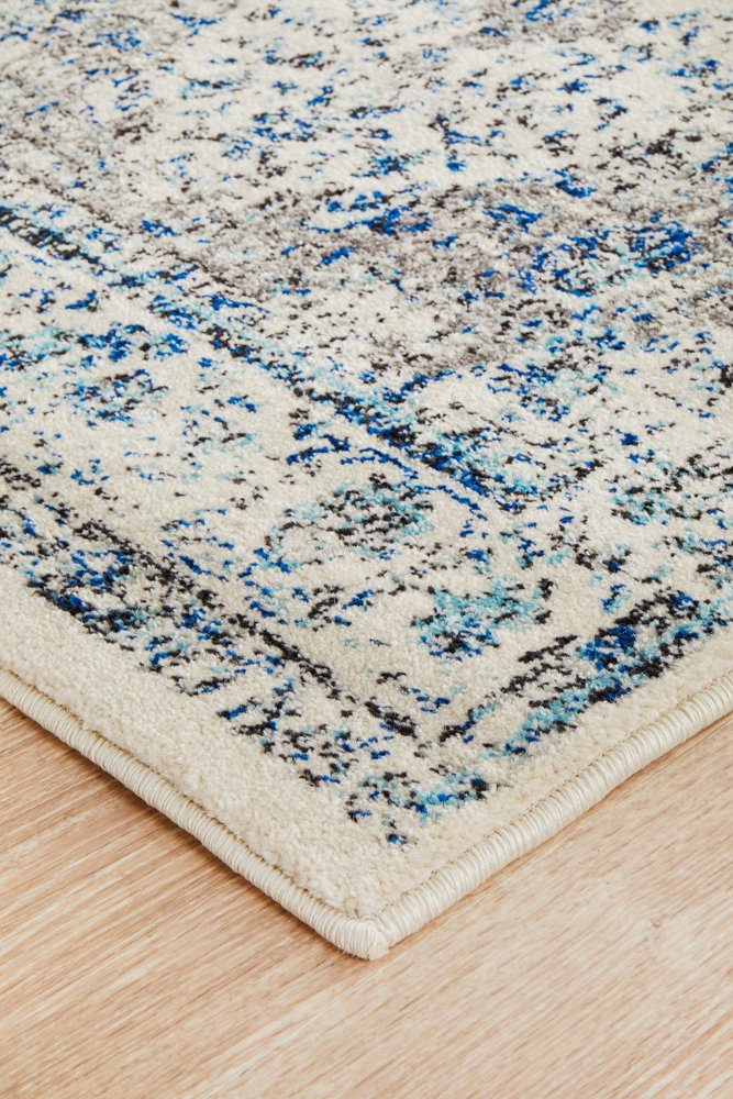 Mist White Transitional Round Runner
