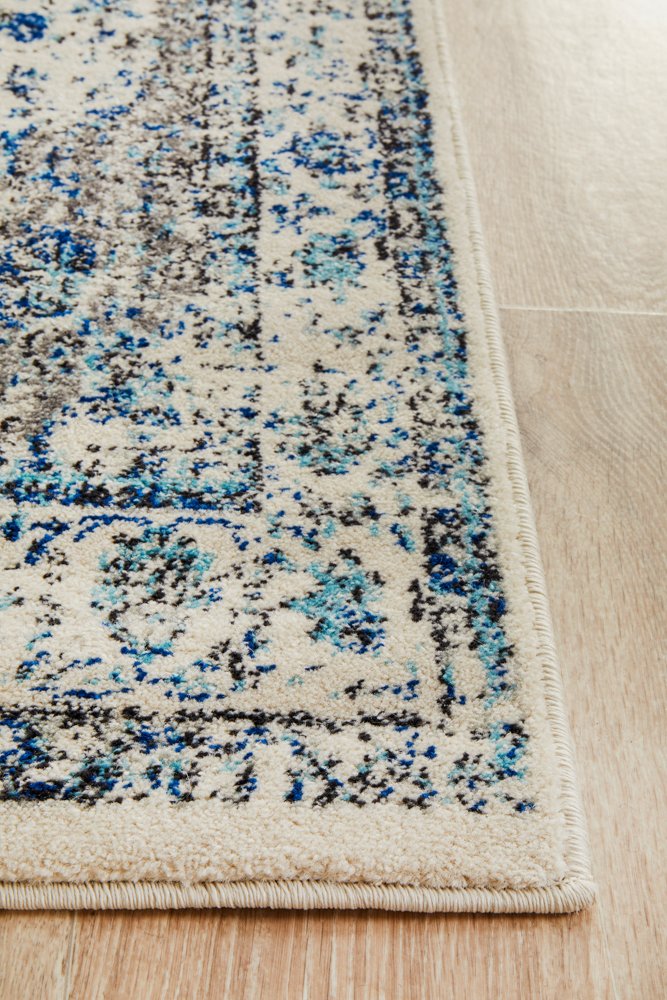 Mist White Transitional Round Runner