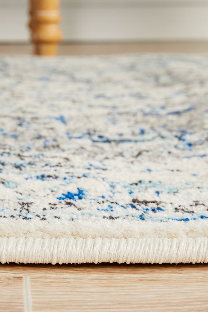 Mist White Transitional Round Runner