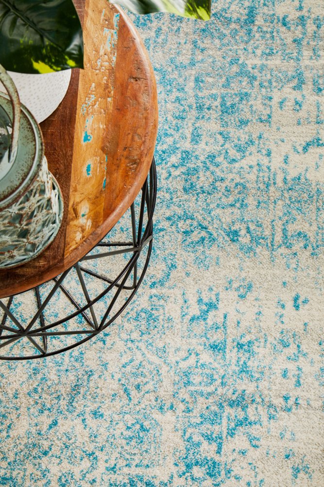 Glacier White Blue Transitional Runner