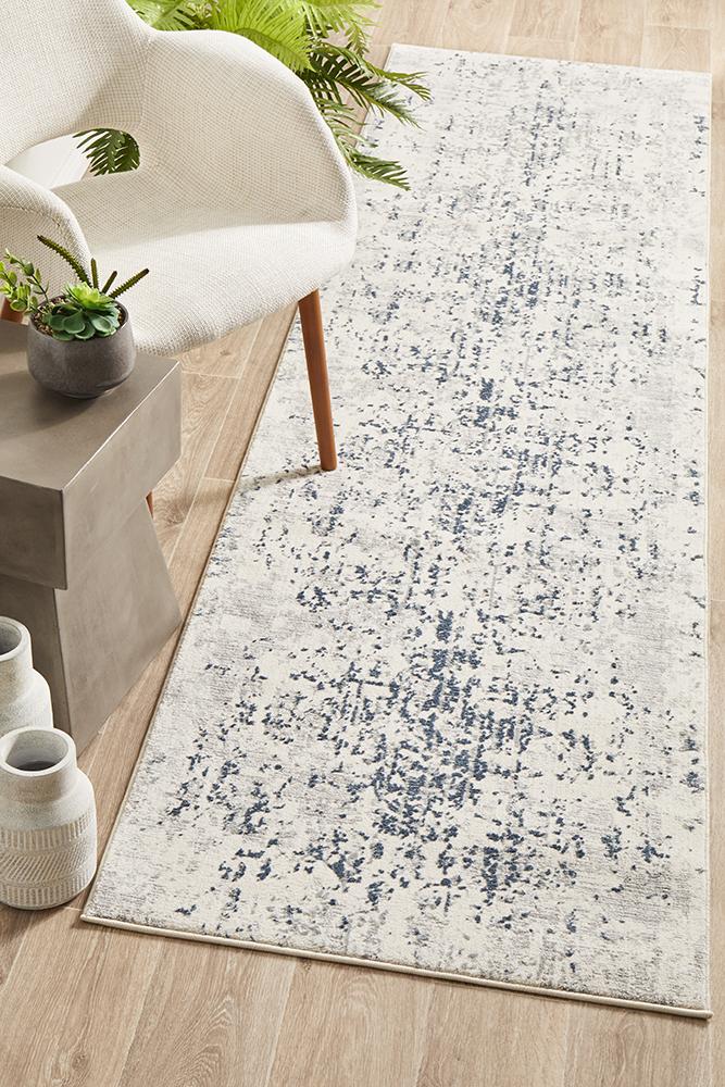 Farah Distressed Contemporary Runner
