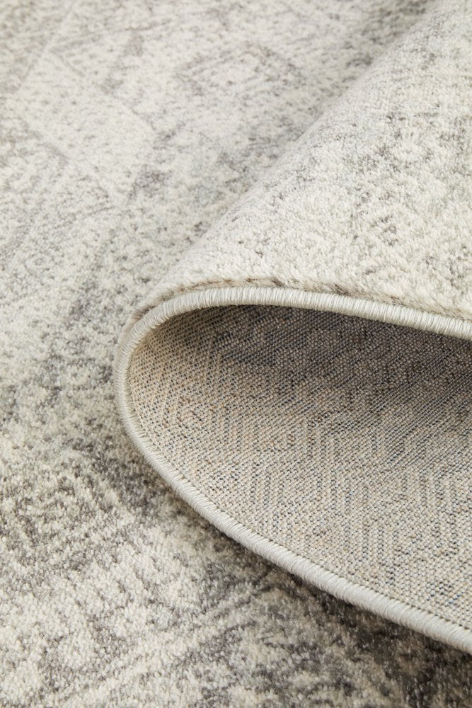 Zelda Silver Grey Runner