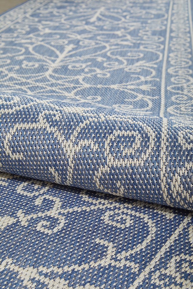 Blue Hamptons Rug Styled – Coastal Alfresco Weatherproof Outdoor Rug