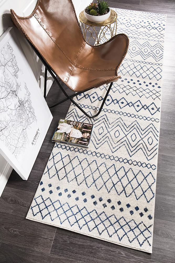 Oasis Nadia White Blue Rustic Tribal Runner