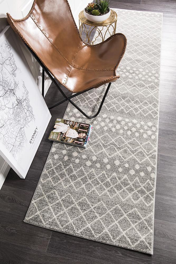 Oasis Selma Silver Tribal Runner