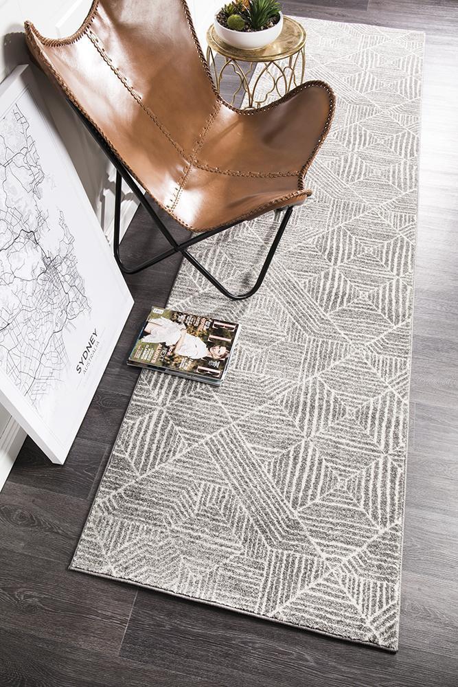 Oasis Kenza Contemporary Silver Runner